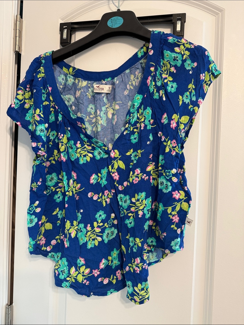 Hollister Blue Floral Scoop-Neck Blouse